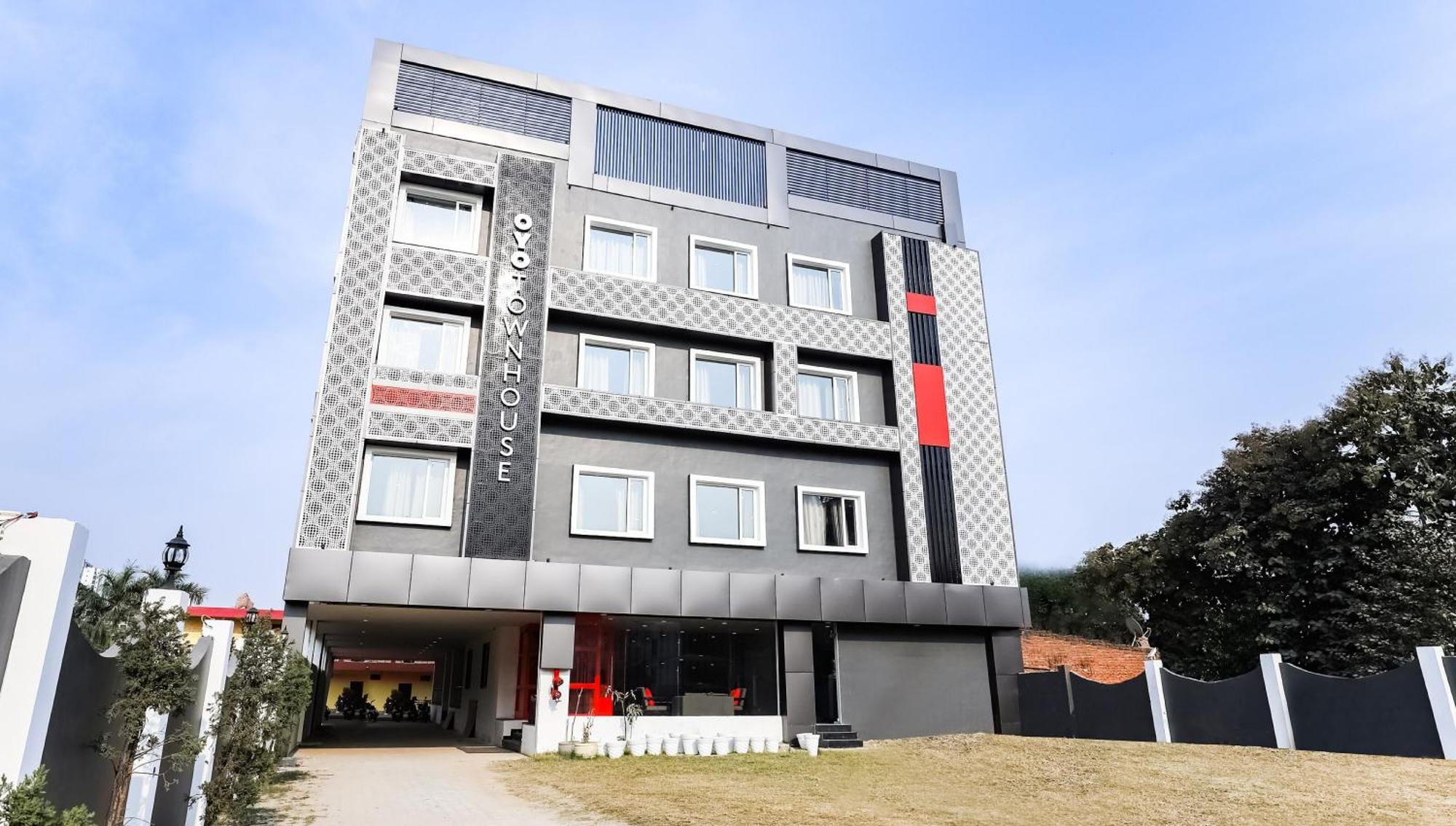 Townhouse Prithvi Resort Near Phoenix Palassio Lucknow Exterior photo