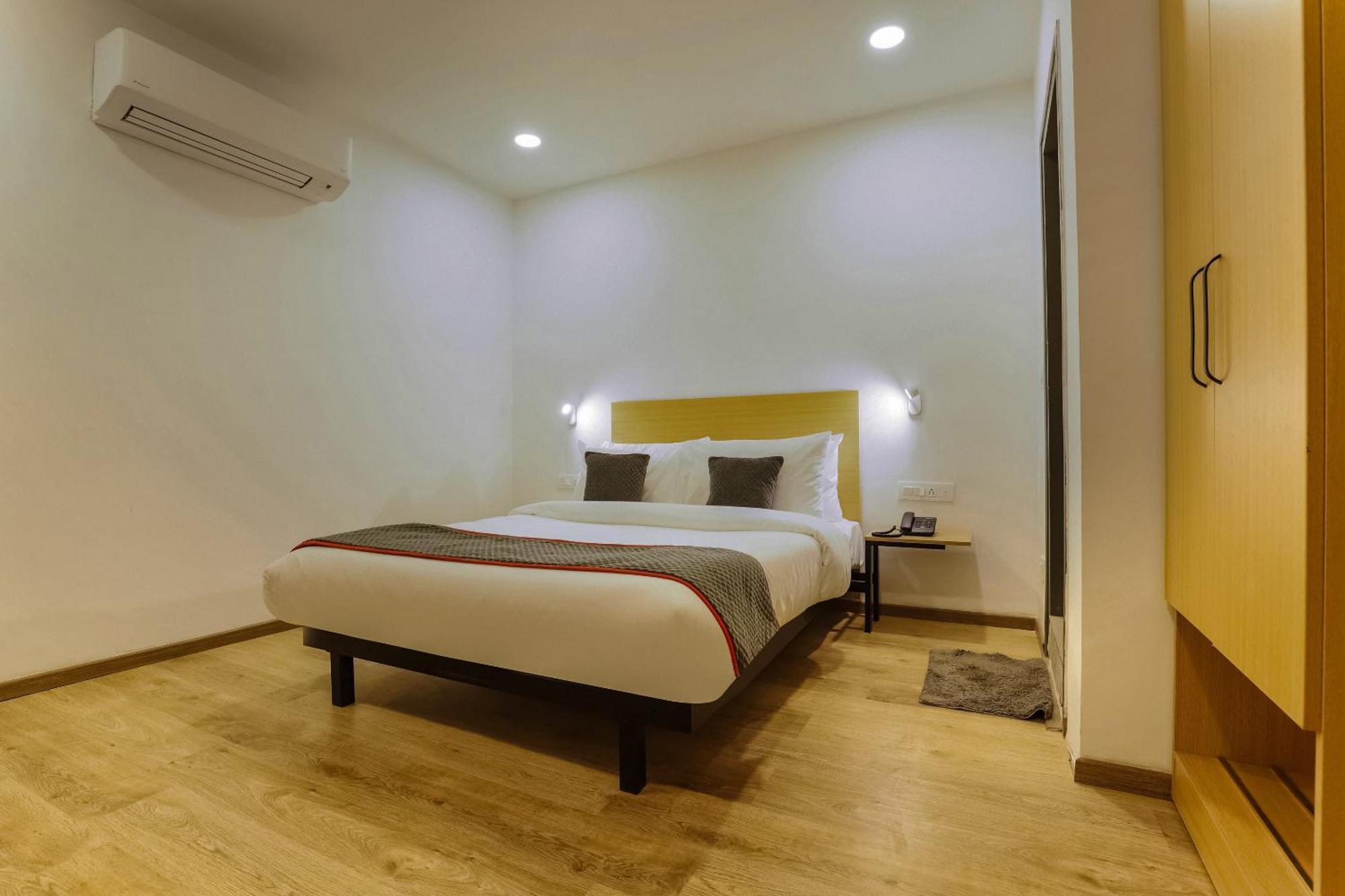 Townhouse Prithvi Resort Near Phoenix Palassio Lucknow Exterior photo